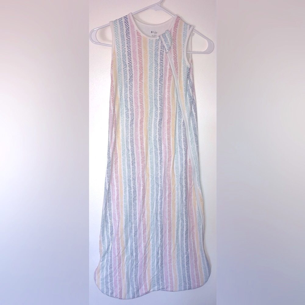 Used Kyte Baby 0.5 TOG Multi Color Bamboo Sleep Sack Size 18-36 months.